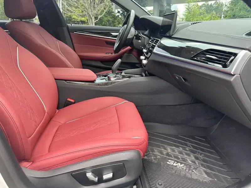 2021 BMW 5 Series 525Li M Sport Package — миниатюра 14