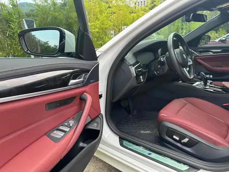 2021 BMW 5 Series 525Li M Sport Package — миниатюра 15
