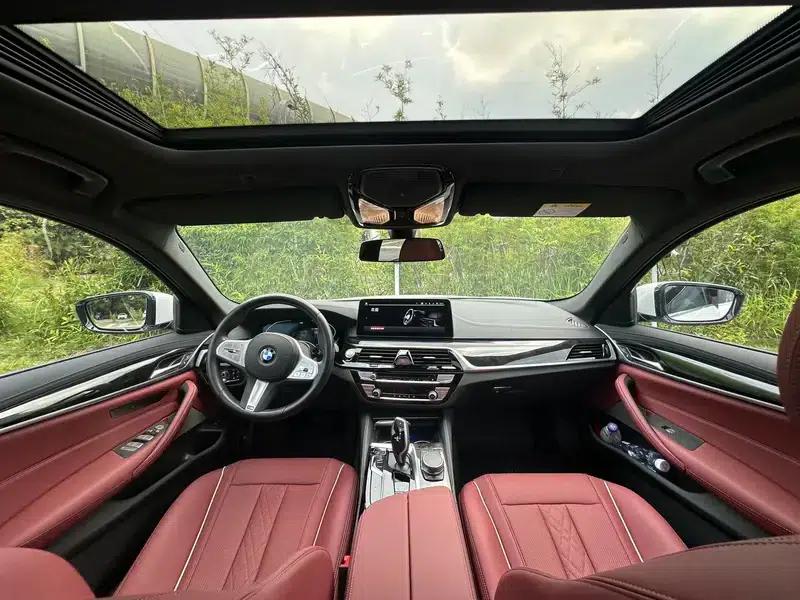 2021 BMW 5 Series 525Li M Sport Package — миниатюра 9
