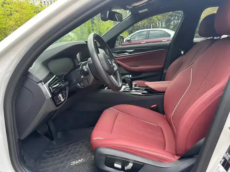 2021 BMW 5 Series 525Li M Sport Package — миниатюра 10