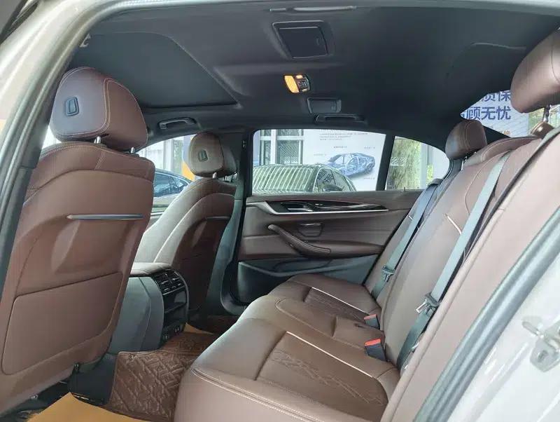 BMW 5 Series 2022 Facelift 525Li M Sport Package — миниатюра 15