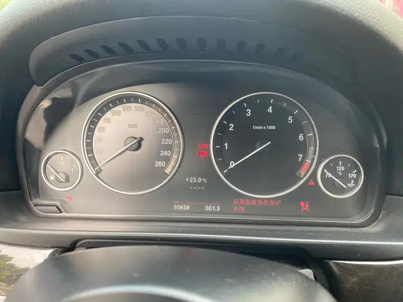 BMW 5 Series 2013 525Li Luxury — миниатюра 13