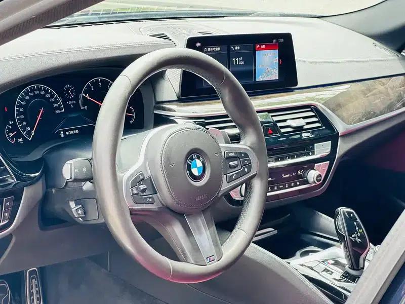 2019 BMW 5 Series Facelift 530Li Leading Edition M Sport Package — миниатюра 13