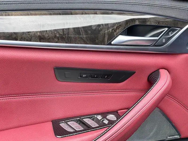 2019 BMW 5 Series Facelift 530Li Leading Edition M Sport Package — миниатюра 15