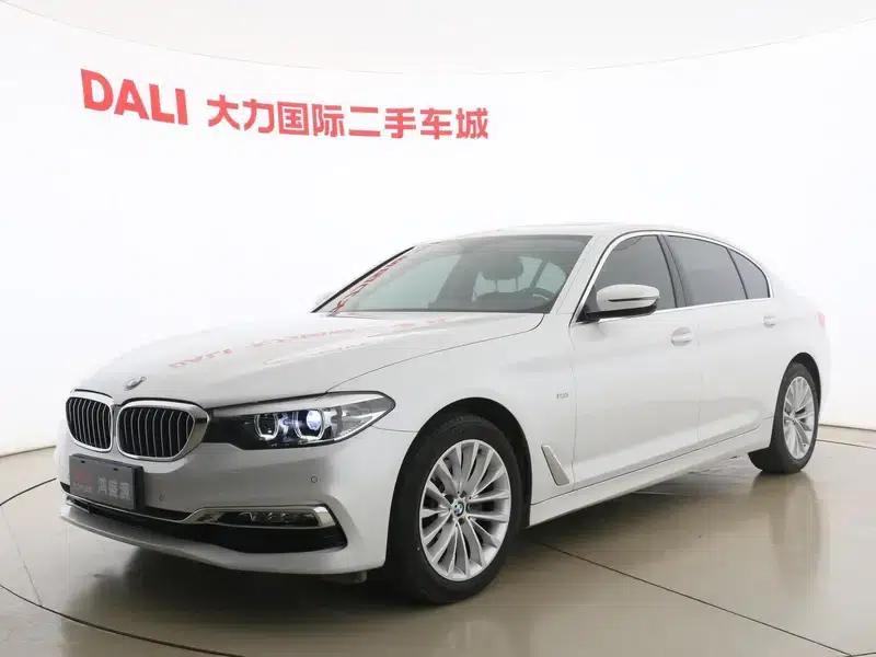 2018 BMW 5 Series 525Li Luxury Package — миниатюра 1
