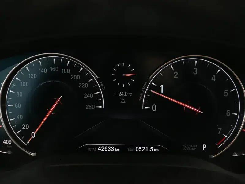 2018 BMW 5 Series 525Li Luxury Package — миниатюра 12