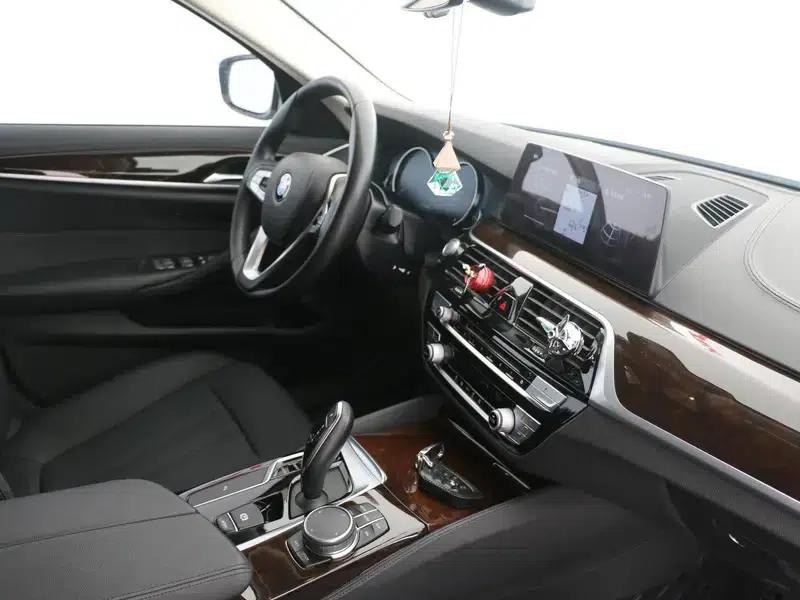 2018 BMW 5 Series 525Li Luxury Package — миниатюра 8