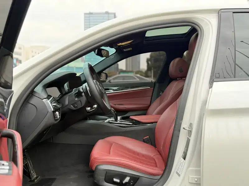 2019 BMW 5 Series 530Li Leading Edition M Sport Package — миниатюра 13