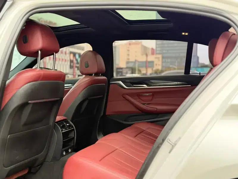 2019 BMW 5 Series 530Li Leading Edition M Sport Package — миниатюра 14
