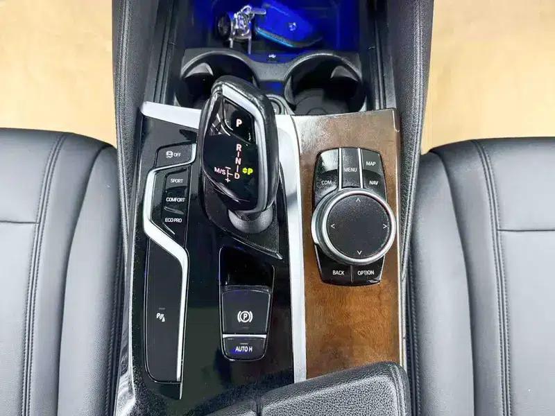 2018 BMW 5 Series 525Li Luxury Package — миниатюра 17