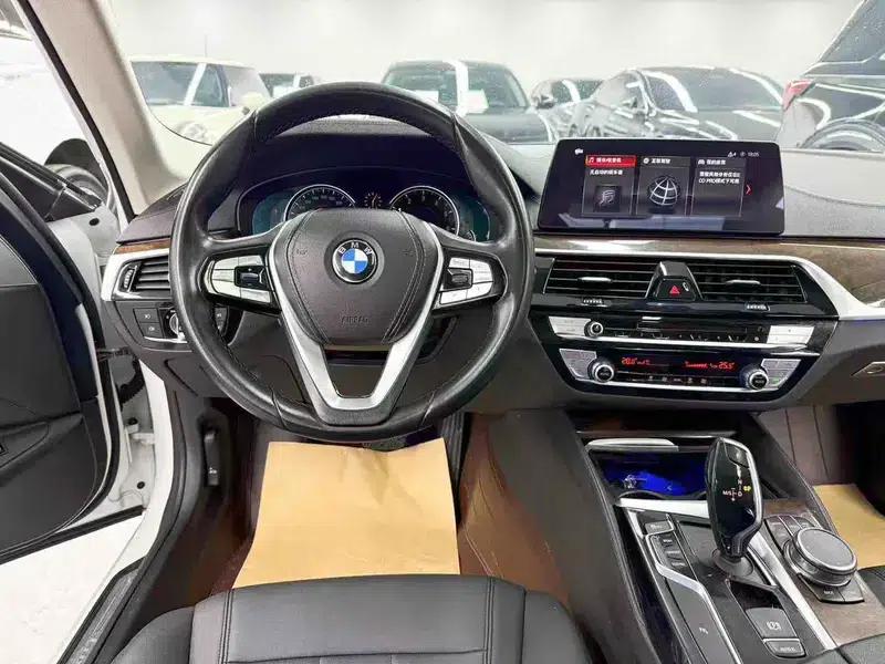 2018 BMW 5 Series 525Li Luxury Package — миниатюра 18