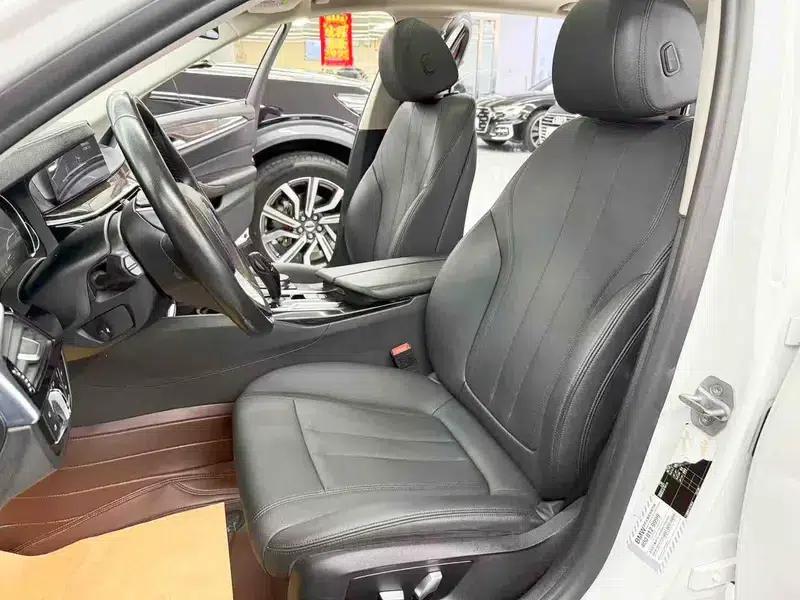 2018 BMW 5 Series 525Li Luxury Package — миниатюра 20