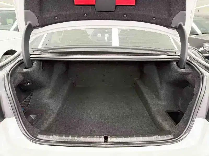 2018 BMW 5 Series 525Li Luxury Package — миниатюра 24