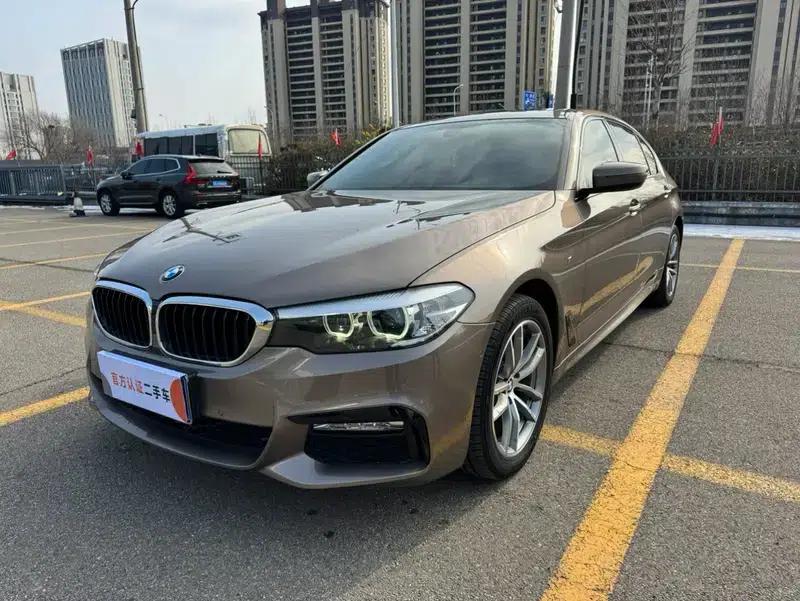 2018 BMW 5 Series 525Li M Sport Package — миниатюра 1