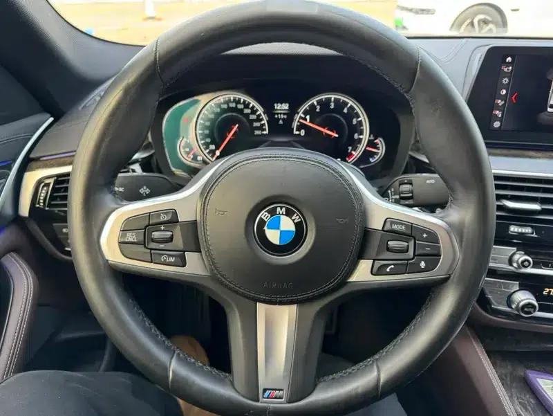 2018 BMW 5 Series 525Li M Sport Package — миниатюра 13
