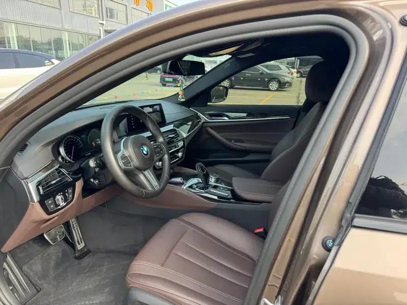 2018 BMW 5 Series 525Li M Sport Package — миниатюра 15