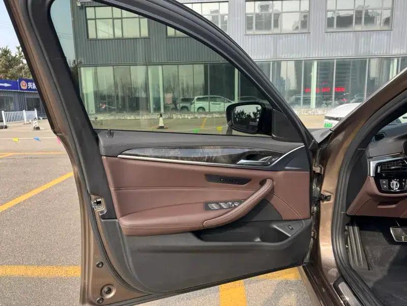 2018 BMW 5 Series 525Li M Sport Package — миниатюра 19