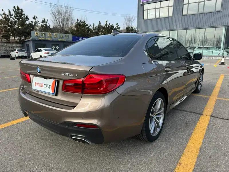 2018 BMW 5 Series 525Li M Sport Package — миниатюра 6