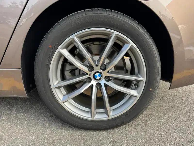 2018 BMW 5 Series 525Li M Sport Package — миниатюра 7