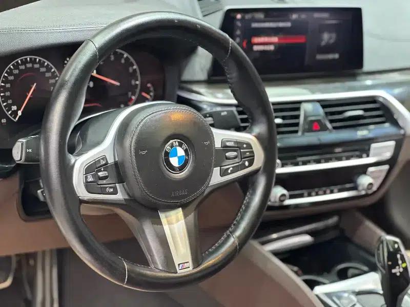 2019 BMW 5 Series Facelift 525Li M Sport Package — миниатюра 10