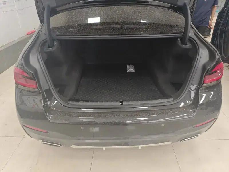 2022 BMW 5 Series 530Li Leading Edition M Sport Package — миниатюра 12