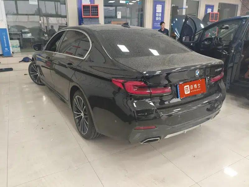 2022 BMW 5 Series 530Li Leading Edition M Sport Package — миниатюра 4