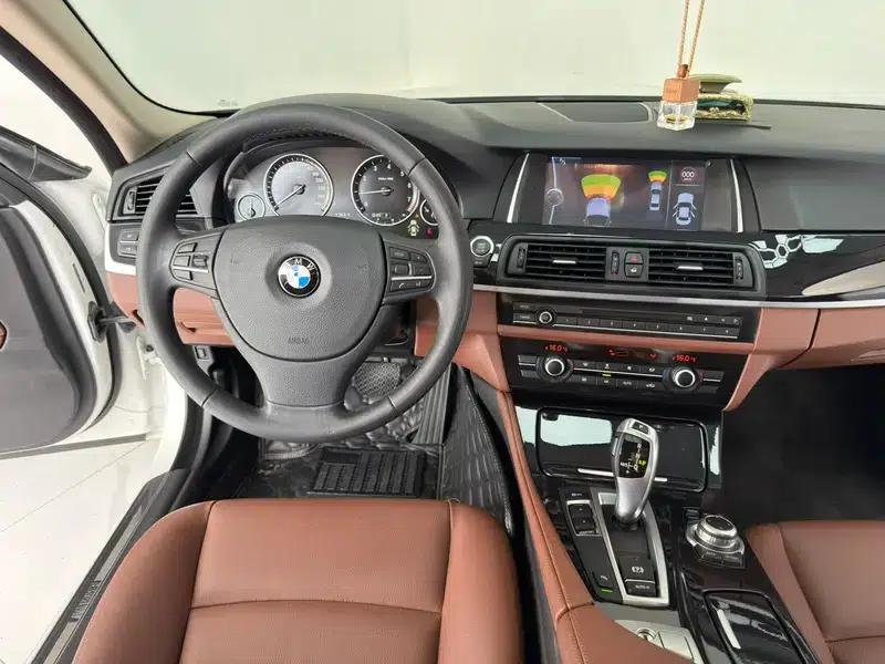BMW 5 Series (Imported) 2013 520i Elegant Model — миниатюра 12