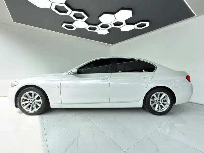 BMW 5 Series (Imported) 2013 520i Elegant Model — миниатюра 3