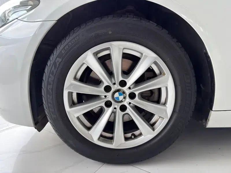 BMW 5 Series (Imported) 2013 520i Elegant Model — миниатюра 8