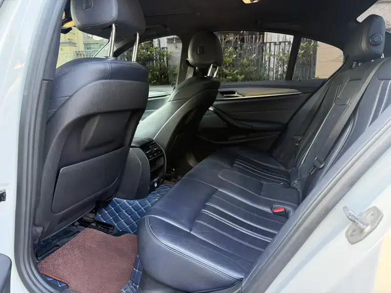 2018 BMW 5 Series (Imported) 525i M Sport Package — миниатюра 11