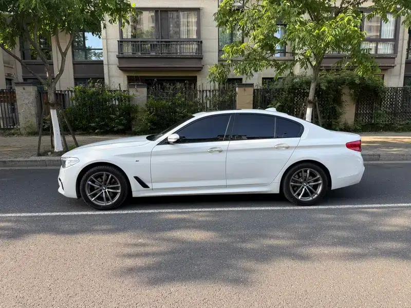 2018 BMW 5 Series (Imported) 525i M Sport Package — миниатюра 4