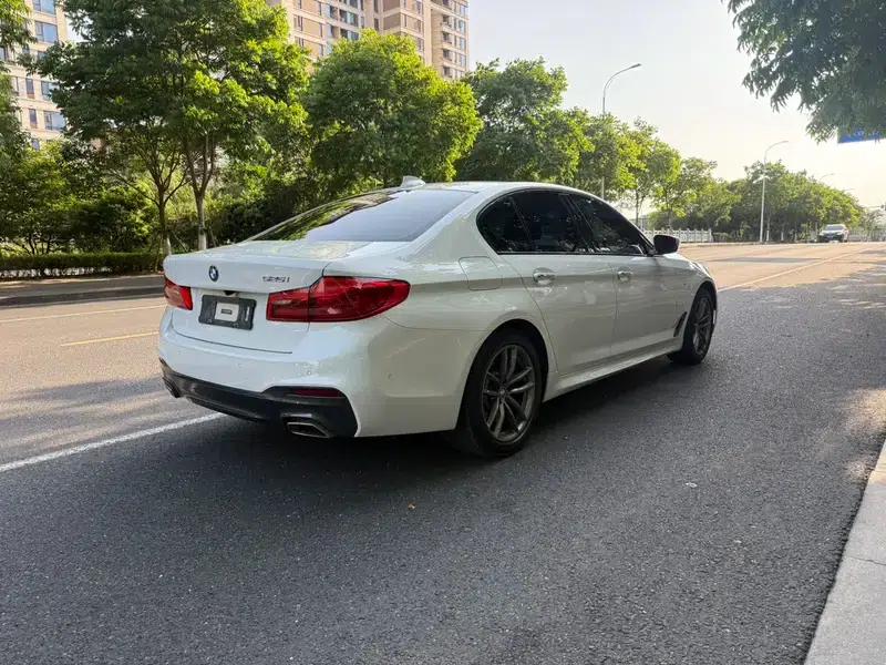 2018 BMW 5 Series (Imported) 525i M Sport Package — миниатюра 7