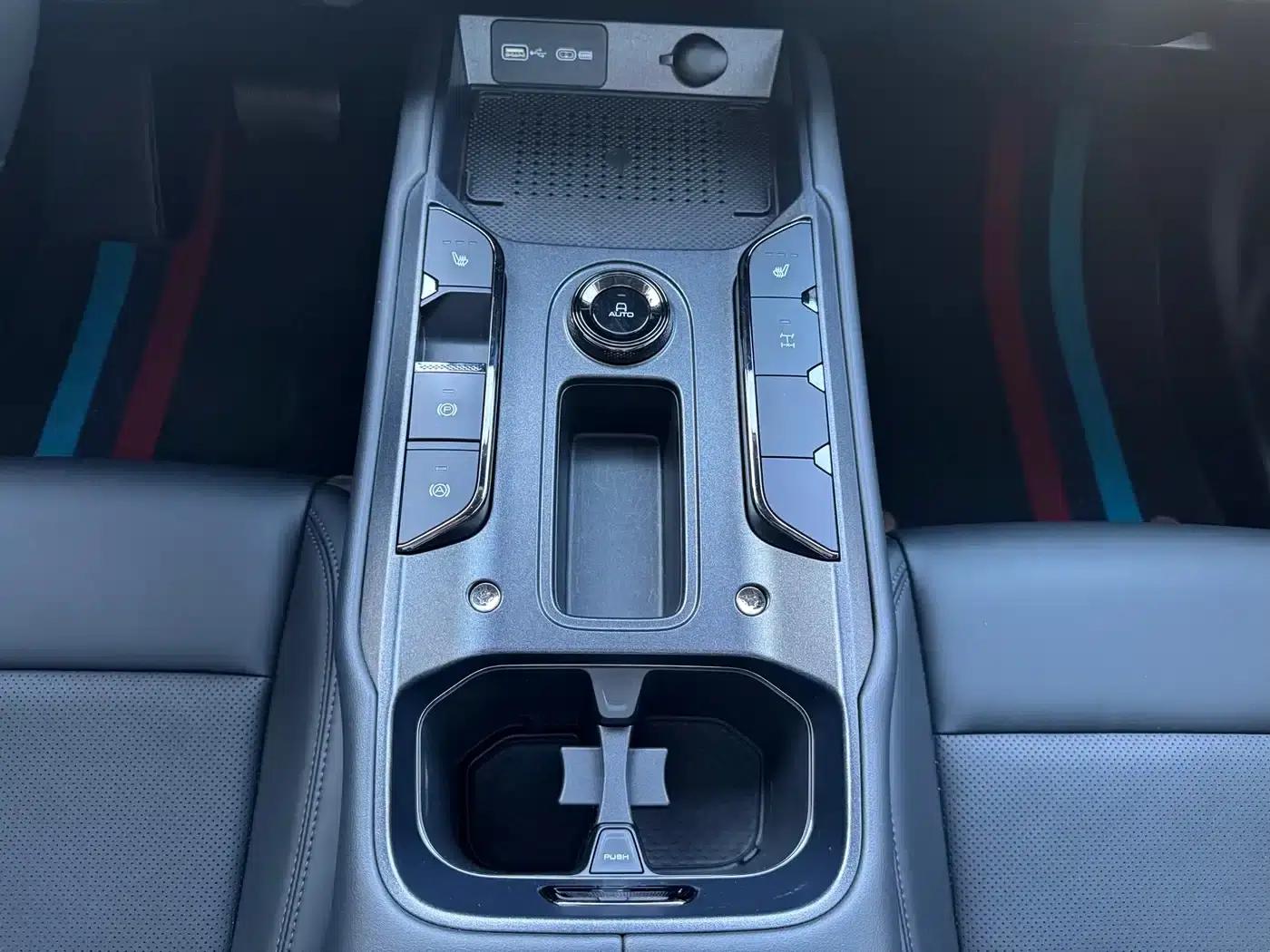 Haval Raptor 2025 Fuel-Powered 2.0T 4WD Ultra — миниатюра 9