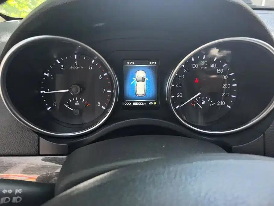 Haval H8 2015 2.0T Two-Wheel Drive Luxury Edition — миниатюра 14