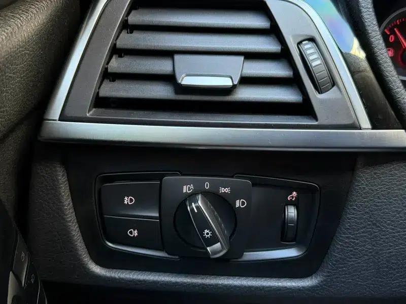 2017 BMW 3 Series 320Li M Sport — миниатюра 17