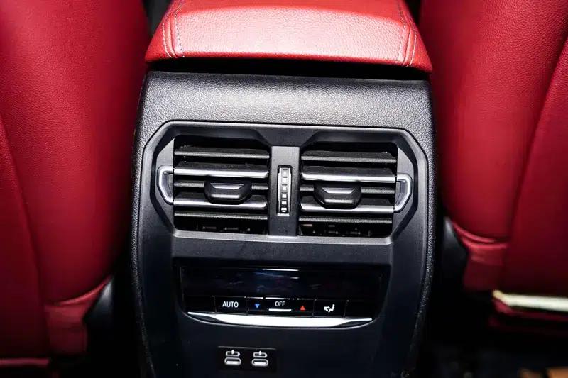 2023 BMW 3 Series 320Li M Sport Package — миниатюра 12
