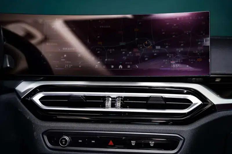 2023 BMW 3 Series 320Li M Sport Package — миниатюра 16