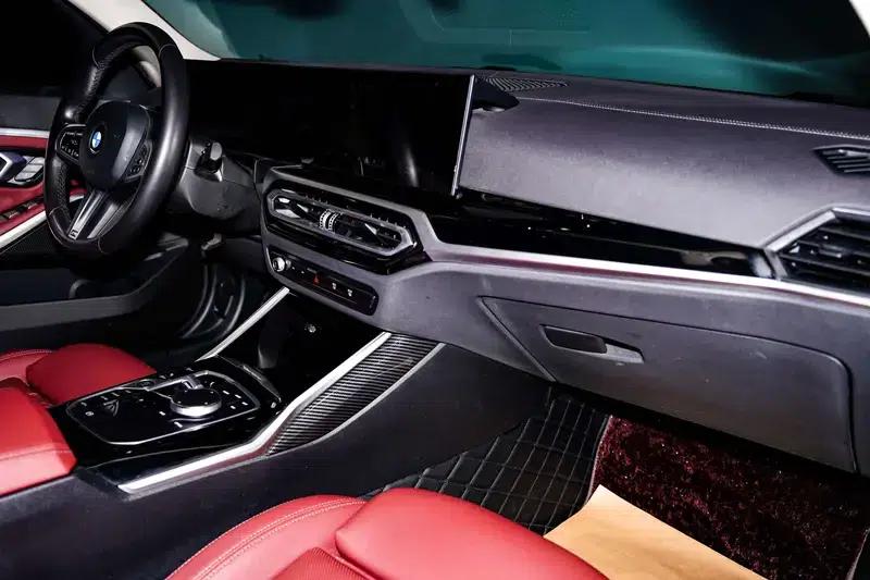 2023 BMW 3 Series 320Li M Sport Package — миниатюра 24