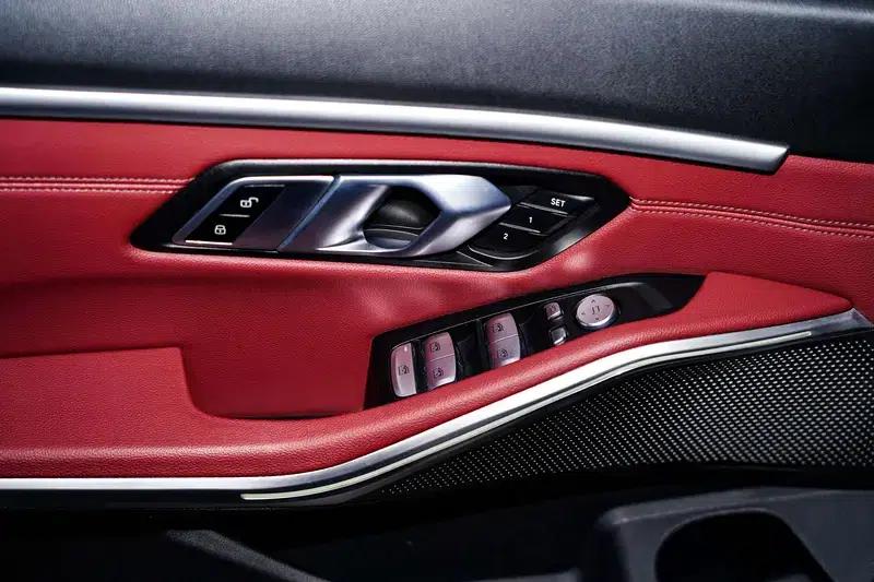 2023 BMW 3 Series 320Li M Sport Package — миниатюра 29