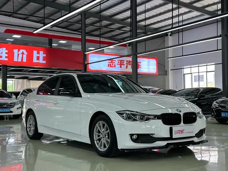 2015 BMW 3 Series 316i Progressive — миниатюра 3