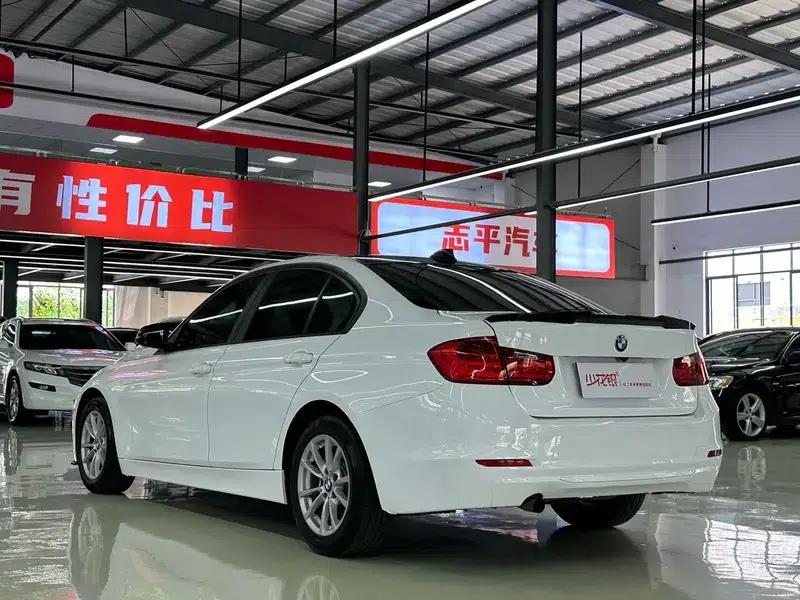 2015 BMW 3 Series 316i Progressive — миниатюра 4