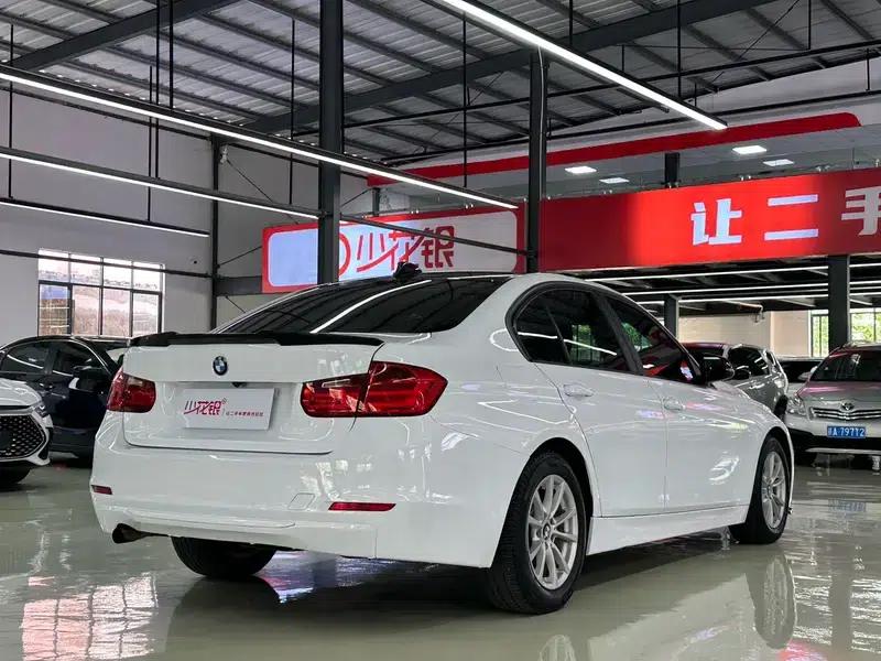 2015 BMW 3 Series 316i Progressive — миниатюра 6