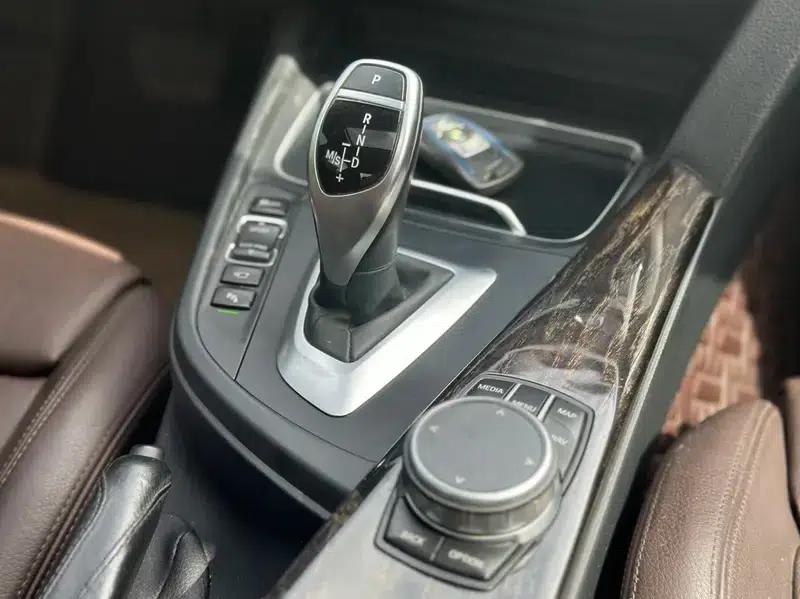 2018 BMW 3 Series 320Li M Sport Shadow Edition — миниатюра 17