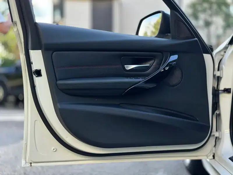 2015 BMW 3 Series 320i Super Sport Design Package — миниатюра 10