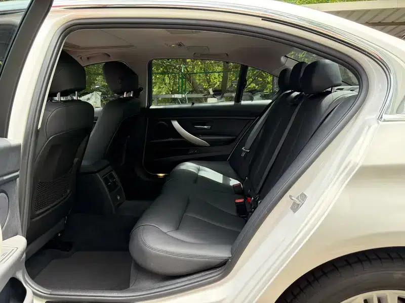2016 BMW 3 Series 320Li Fashion Edition — миниатюра 9