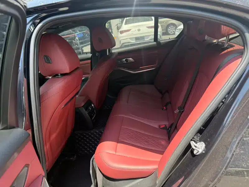 2023 BMW 3 Series 330i M Sport Shadow Edition — миниатюра 9