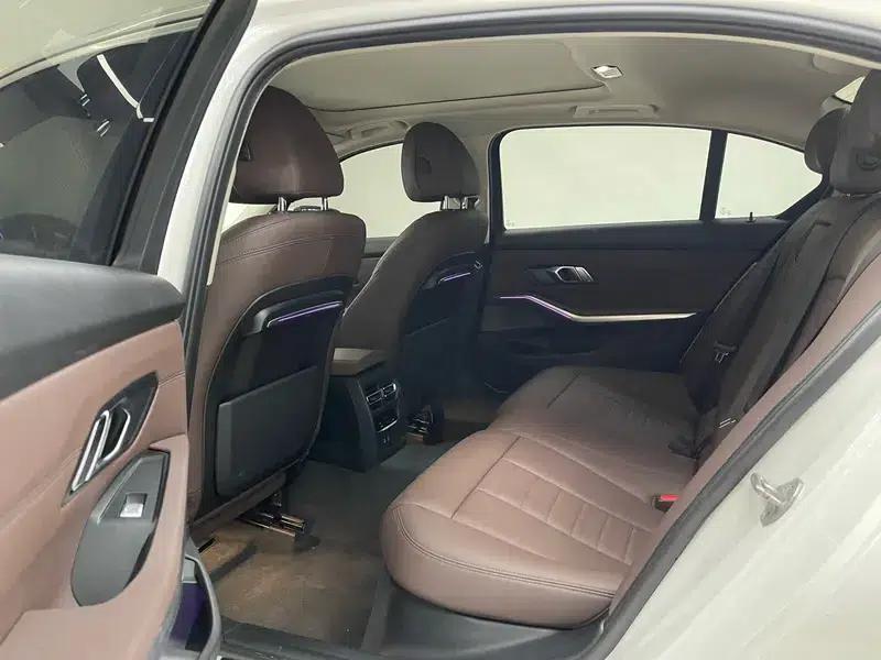 2020 BMW 3 Series 325Li M Sport Package — миниатюра 15