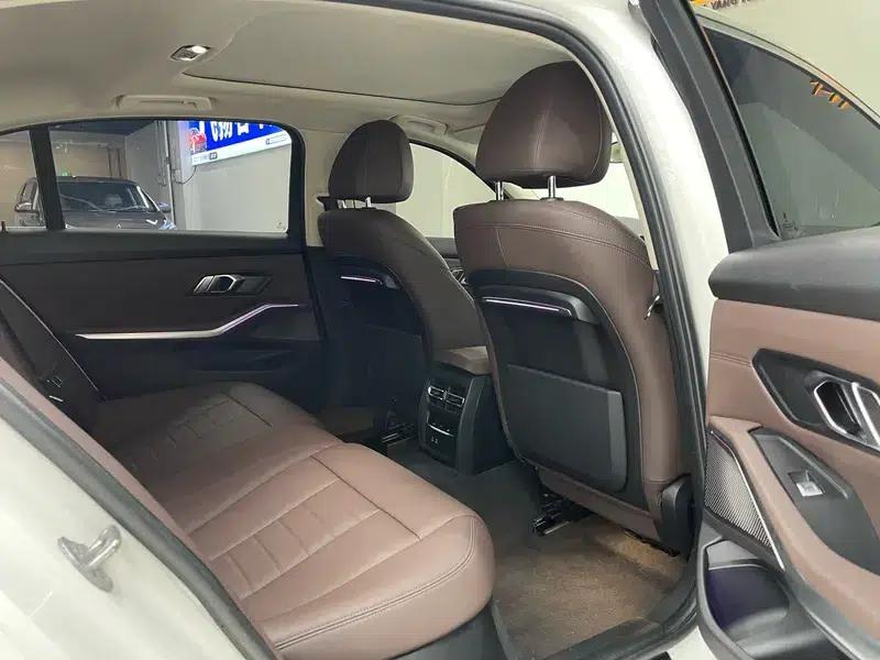 2020 BMW 3 Series 325Li M Sport Package — миниатюра 16