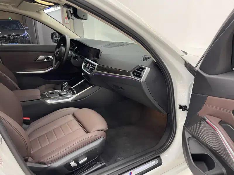 2020 BMW 3 Series 325Li M Sport Package — миниатюра 7