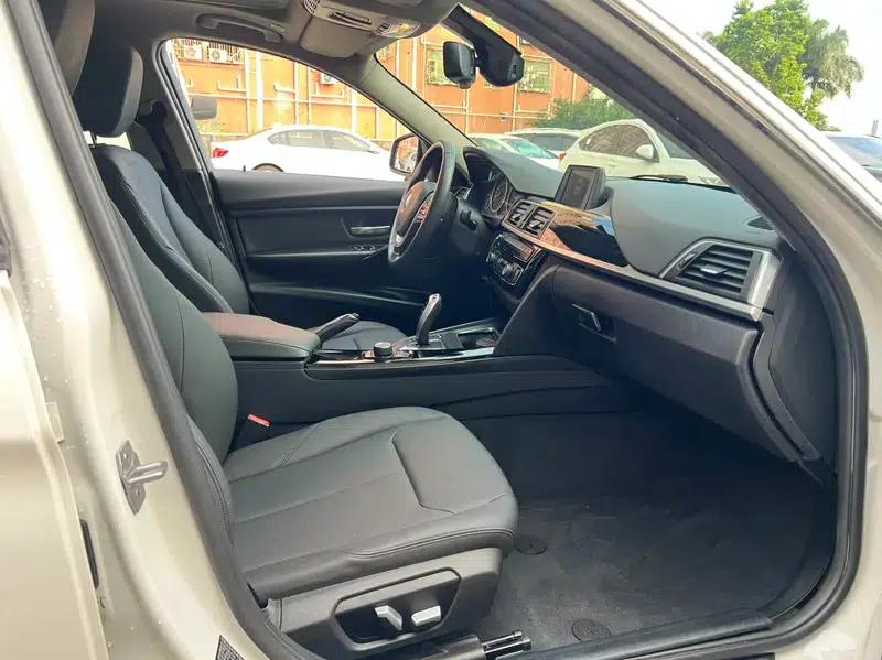 2016 BMW 3 Series 320Li Fashion Edition — миниатюра 11